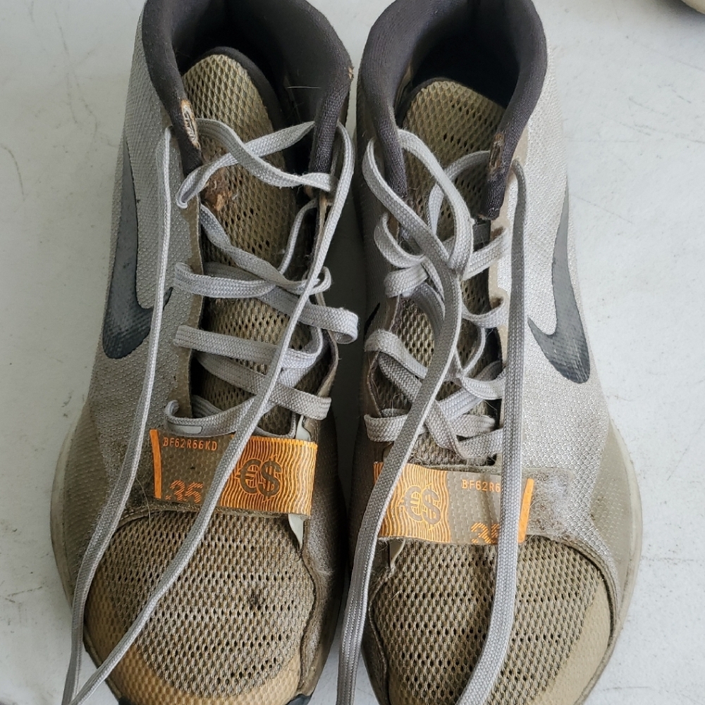 Nike Kids Gray and Orange Sneakers
